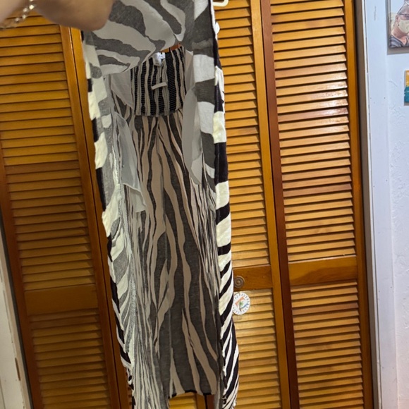 Rachel Zoe Monochrome Striped Dress - Picture 7 of 11